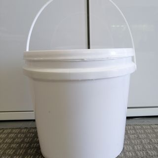 Bucket with Strong Handle and Lid