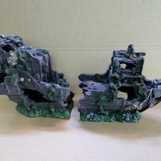 Shipwreck Ornament in 2 pieces - Large