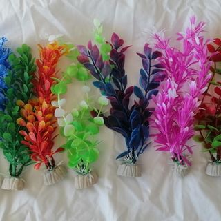 10 x Assorted Plastic Plants 18cm
